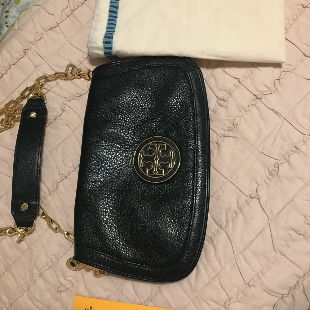 Tory Burch Amanda Logo Clutch